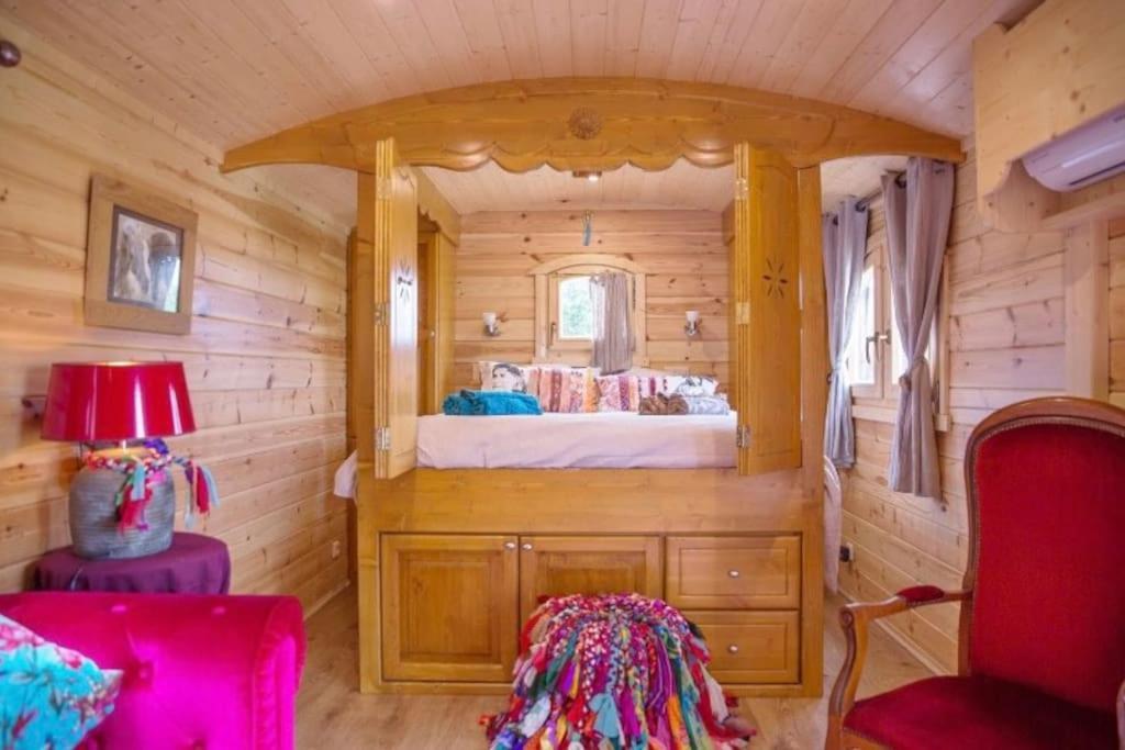 Le Pont Rouge Roulotte Holiday home Sylvereal
