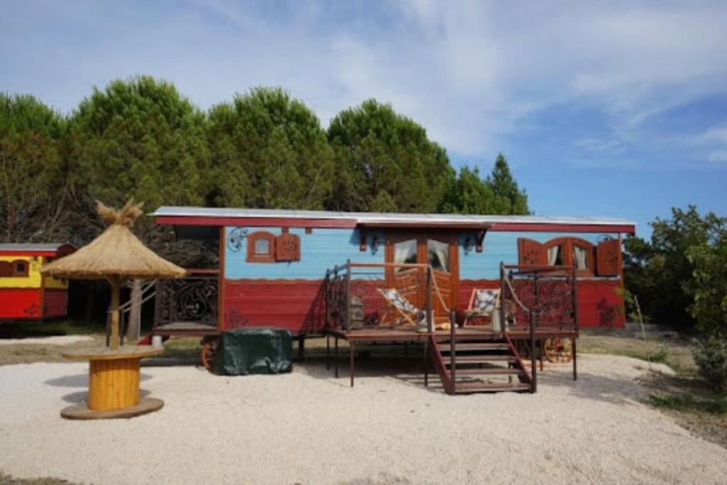 Holiday home Le Pont Rouge Roulotte Sylvereal