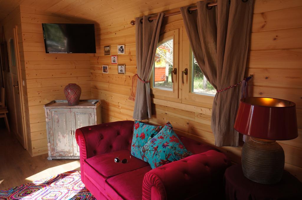 Le Pont Rouge Roulotte Holiday home *