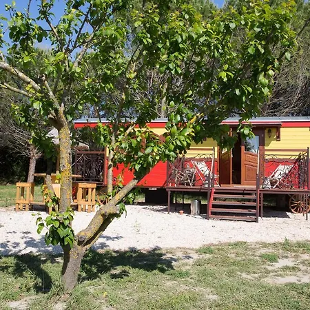 Le Pont Rouge Roulotte Villa Sylvereal Exterior photo