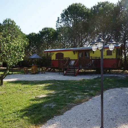 Le Pont Rouge Roulotte Villa Sylvereal Exterior photo