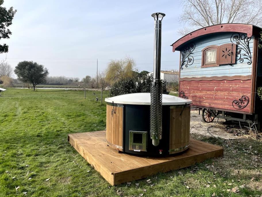 Le Pont Rouge Roulotte Vakantiehuis *