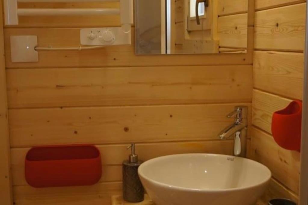 Le Pont Rouge Roulotte Vakantiehuis