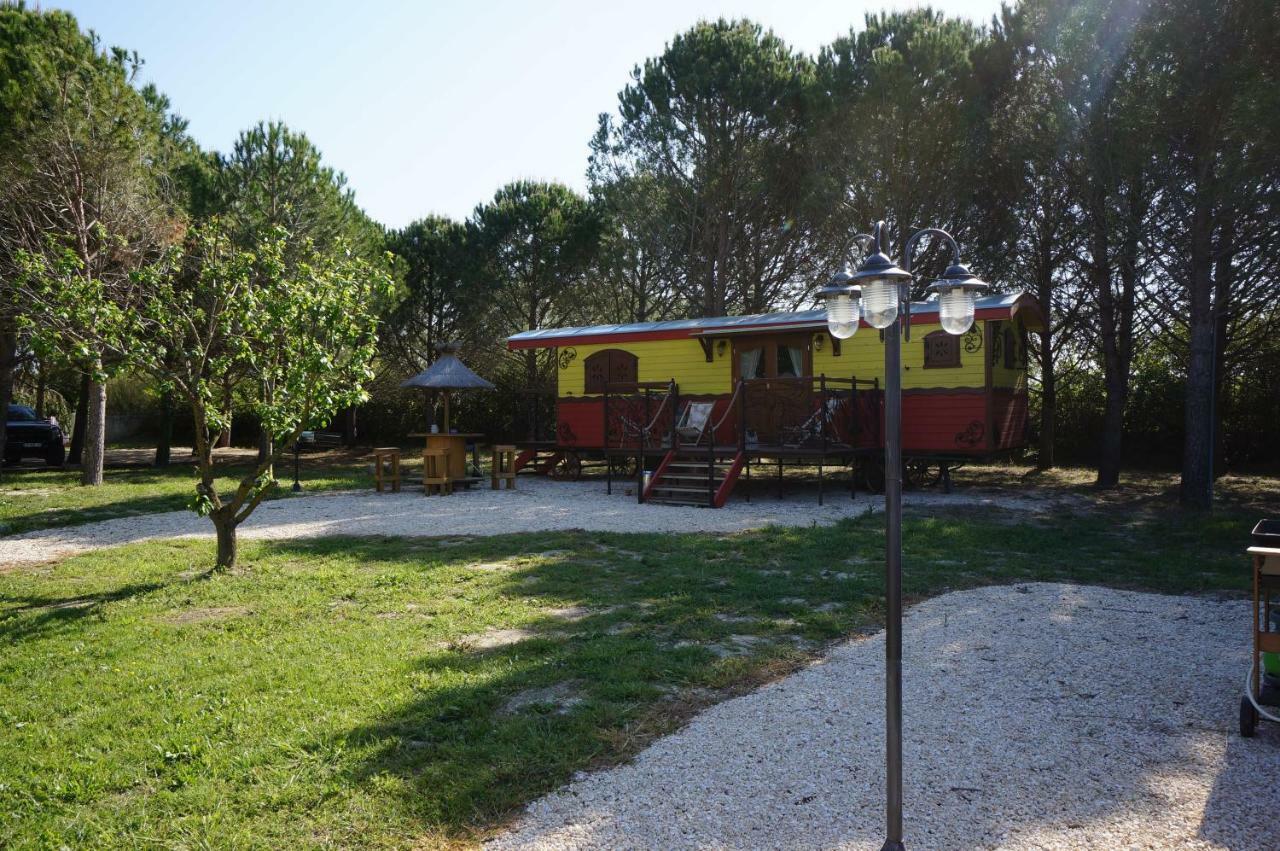 Le Pont Rouge Roulotte Vakantiehuis *